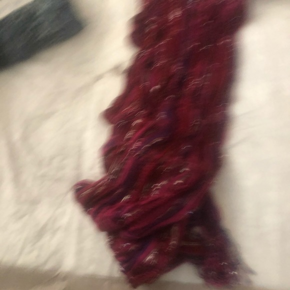 Maroon wrap/scarf 8.00 - Picture 3 of 4